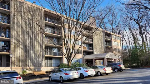 7753 Patriot Dr #27, Annandale, VA 22003
