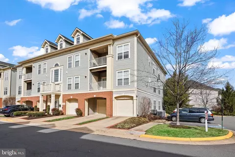 11337 Westbrook Mill Ln #303, Fairfax, VA 22030