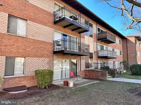 4114 Mangalore Dr #302, Annandale, VA 22003