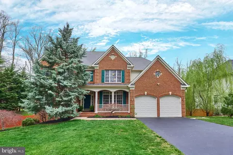 2220 Grayson Pl, Falls Church, VA 22043