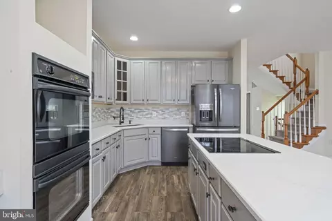 7315 Hampton Manor Pl, Springfield, VA 22150 photo 12