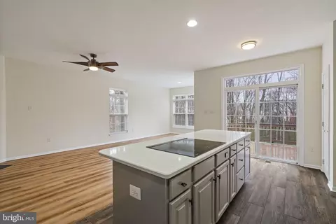 7315 Hampton Manor Pl, Springfield, VA 22150 photo 14