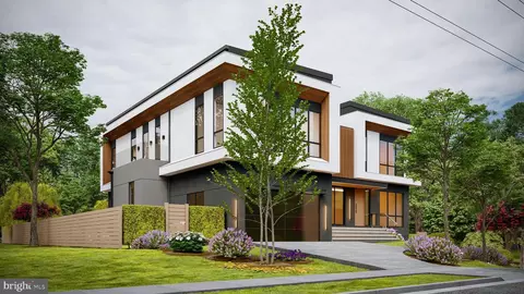 1747 Gilson St, Falls Church, VA 22043