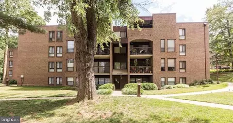11228 Chestnut Grove Sq #16, Reston, VA 20190