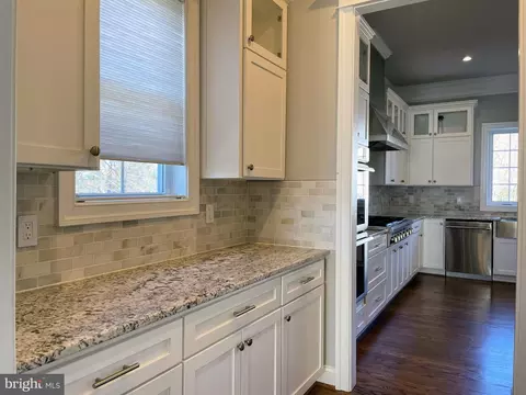 Kitchen - 6936 Espey Ln, Mclean, VA 22101 photo 3 of 3