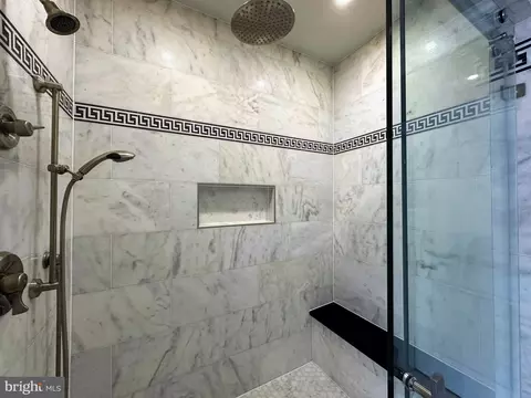 Bath - 6936 Espey Ln, Mclean, VA 22101 photo 3 of 5