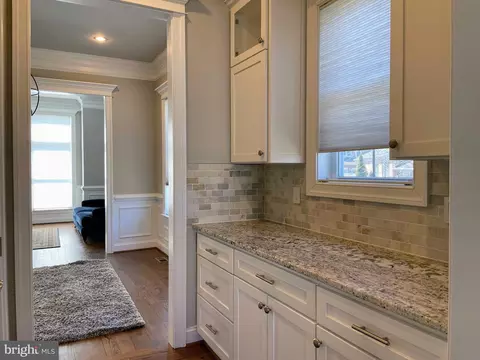 Entry Way - 6936 Espey Ln, Mclean, VA 22101 photo 2 of 3