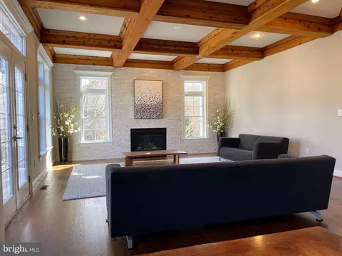 Living - 6936 Espey Ln, Mclean, VA 22101 photo 2 of 6