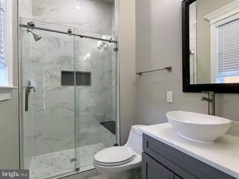 Bath - 6936 Espey Ln, Mclean, VA 22101 photo 1 of 5