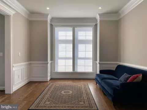 Living - 6936 Espey Ln, Mclean, VA 22101 photo 3 of 6