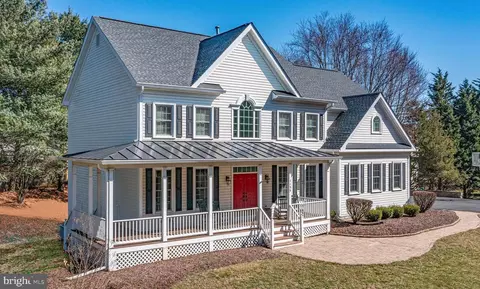 1155 Meadowlook Ct, Reston, VA 20194