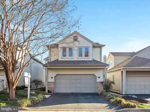 6109 Hatches Ct, Burke, VA 22015