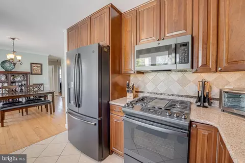 5527 Queensberry Ave, Springfield, VA 22151 photo 13
