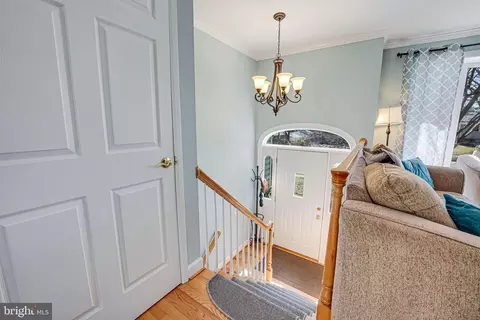 5527 Queensberry Ave, Springfield, VA 22151 photo 4