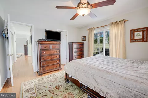5527 Queensberry Ave, Springfield, VA 22151 photo 17
