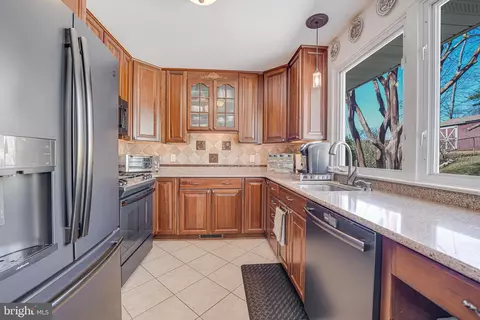 5527 Queensberry Ave, Springfield, VA 22151 photo 11