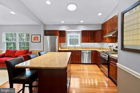 7605 Maritime Ln, Springfield, VA 22153 photo 27