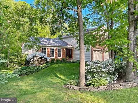 7605 Maritime Ln, Springfield, VA 22153 photo 4