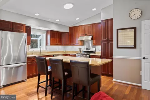 7605 Maritime Ln, Springfield, VA 22153 photo 23