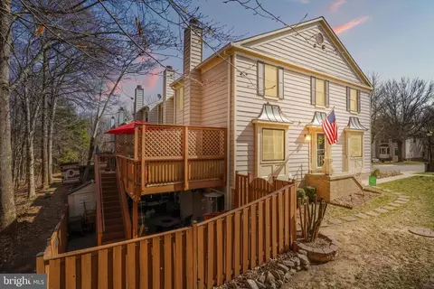 7626 Southern Oak Dr, Springfield, VA 22153