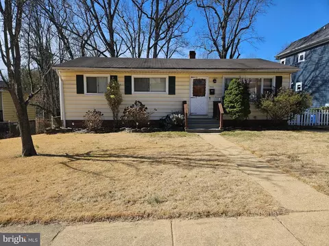 1301 Ross Dr SW, Vienna, VA 22180