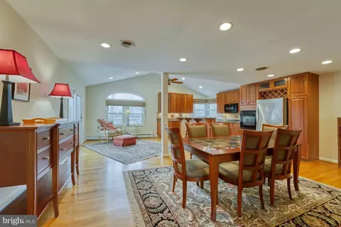 1100 Springvale Rd, Great Falls, VA 22066