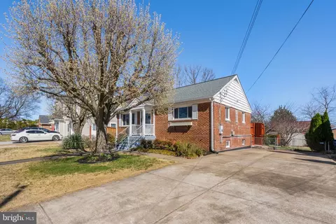 5811 Brunswick St, Springfield, VA 22150 photo 3