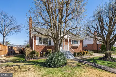 5811 Brunswick St, Springfield, VA 22150 photo 2