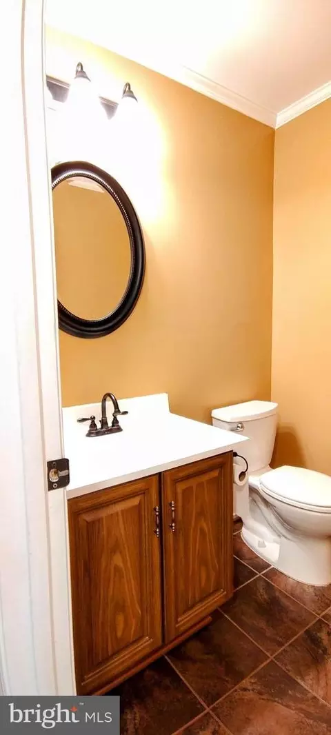 Bath - 8701 Shadowlake Way, Springfield, VA 22153 photo 6 of 7