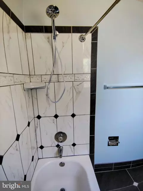 Bath - 8701 Shadowlake Way, Springfield, VA 22153 photo 5 of 7
