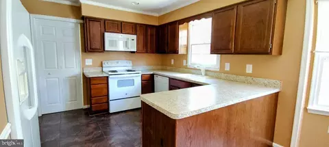 Entry Way - 8701 Shadowlake Way, Springfield, VA 22153 photo 11 of 17