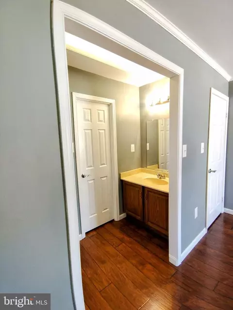 Entry Way - 8701 Shadowlake Way, Springfield, VA 22153 photo 5 of 17