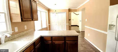 Entry Way - 8701 Shadowlake Way, Springfield, VA 22153 photo 12 of 17