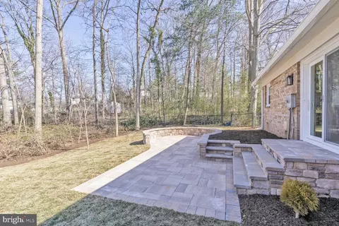 6617 Sandover Ct, Springfield, VA 22152 photo 3