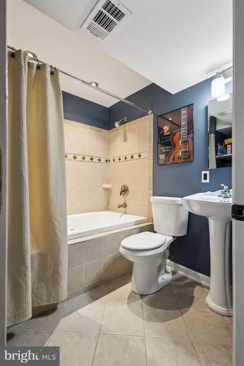 Bath - 8412 Great Lake Ln, Springfield, VA 22153 photo 1 of 5
