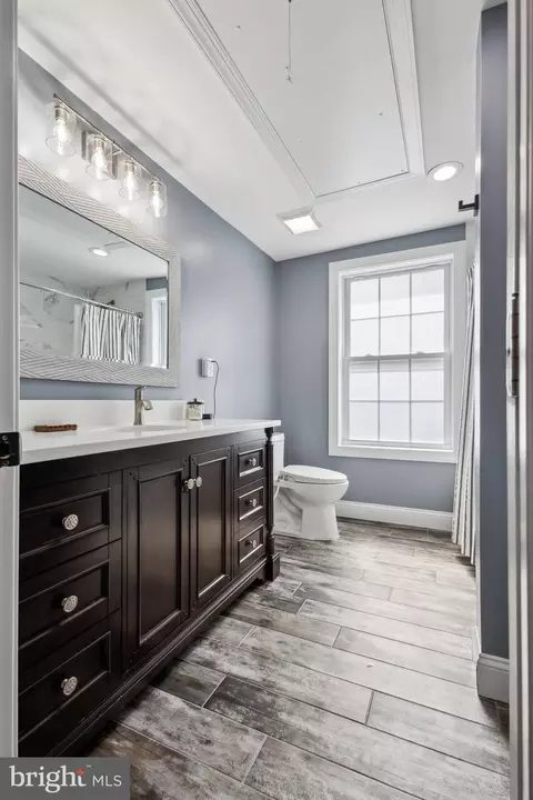 Bath - 8412 Great Lake Ln, Springfield, VA 22153 photo 5 of 5
