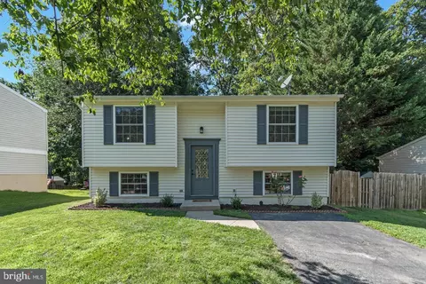 8412 Great Lake Ln, Springfield, VA 22153