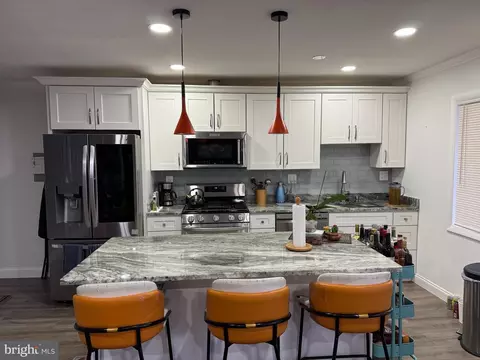 4120 Mangalore Dr #403, Annandale, VA 22003