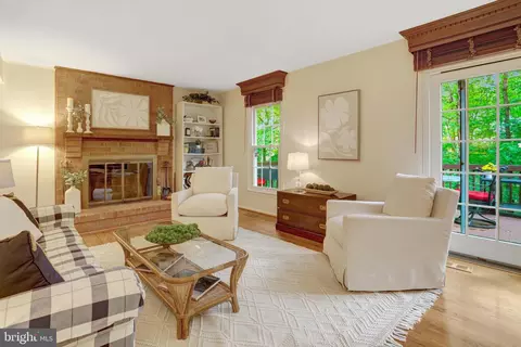 7006 Maple Tree Ln, Springfield, VA 22152 photo 16