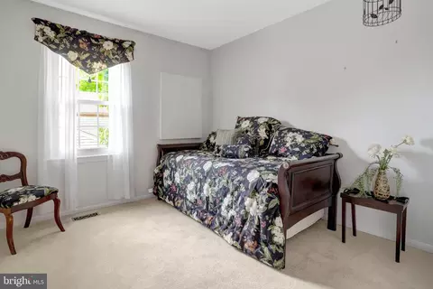 7006 Maple Tree Ln, Springfield, VA 22152 photo 32