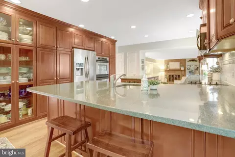 7006 Maple Tree Ln, Springfield, VA 22152 photo 6