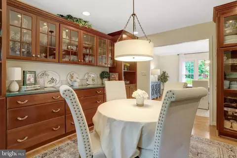 7006 Maple Tree Ln, Springfield, VA 22152 photo 8