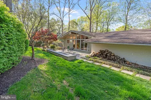 Exterior - 1436 Laburnum St, Mclean, VA 22101 photo 11 of 16