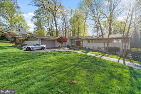 1436 Laburnum St, Mclean, VA 22101