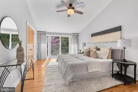 Bedroom - 1436 Laburnum St, Mclean, VA 22101 photo 3 of 9