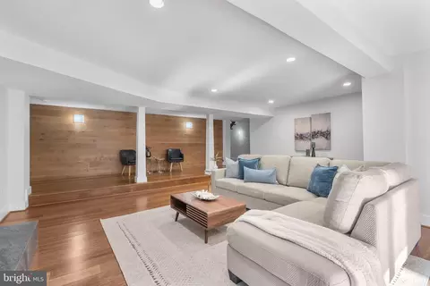Living - 1436 Laburnum St, Mclean, VA 22101 photo 6 of 7