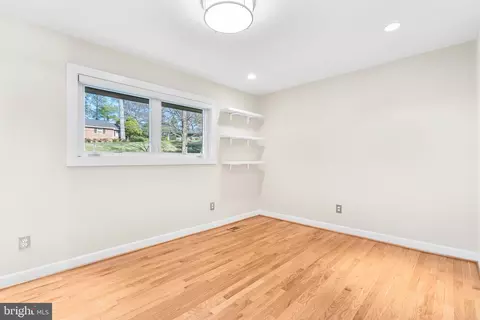 Bedroom - 1436 Laburnum St, Mclean, VA 22101 photo 8 of 9