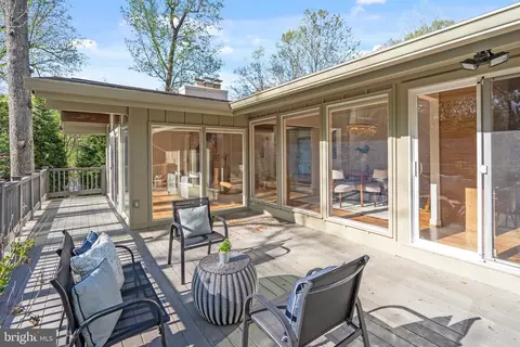 Exterior - 1436 Laburnum St, Mclean, VA 22101 photo 5 of 16