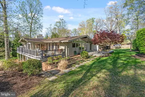 Exterior - 1436 Laburnum St, Mclean, VA 22101 photo 14 of 16