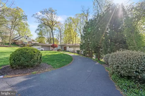 Exterior - 1436 Laburnum St, Mclean, VA 22101 photo 4 of 16
